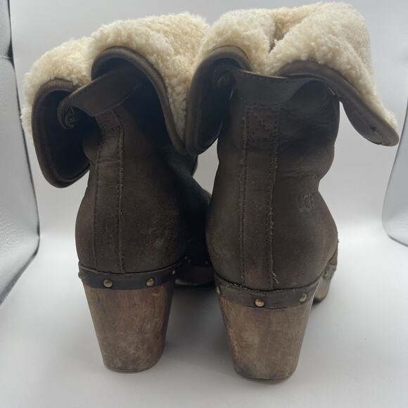 UGG Size 6 Lynnea Leather Ankle Boot Studded Wood Heels Round Toe Roll Down 3207 - Picture 3 of 7